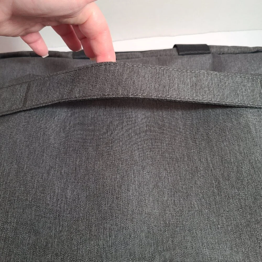 PKG Laptop Messenger Bag Gray – Fits up to 15" Laptop, Padded with Multiple Comp - Picture 4 of 10